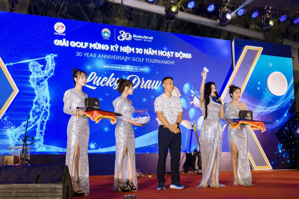 Đồng tài trợ giải golf kỷ niệm 30 năm hoạt động sân golf Sông Bé
